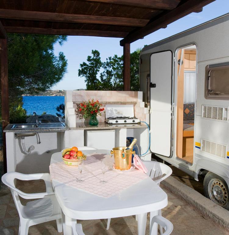 Camping Baia Saraceno Hotel Palau Cameră foto